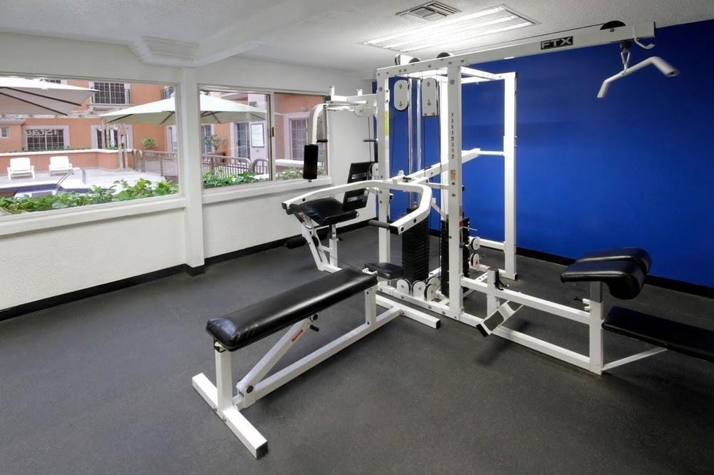 アイステイ ホテル シウダー フアレス シウダー・フアレス エクステリア 写真 A typical gym