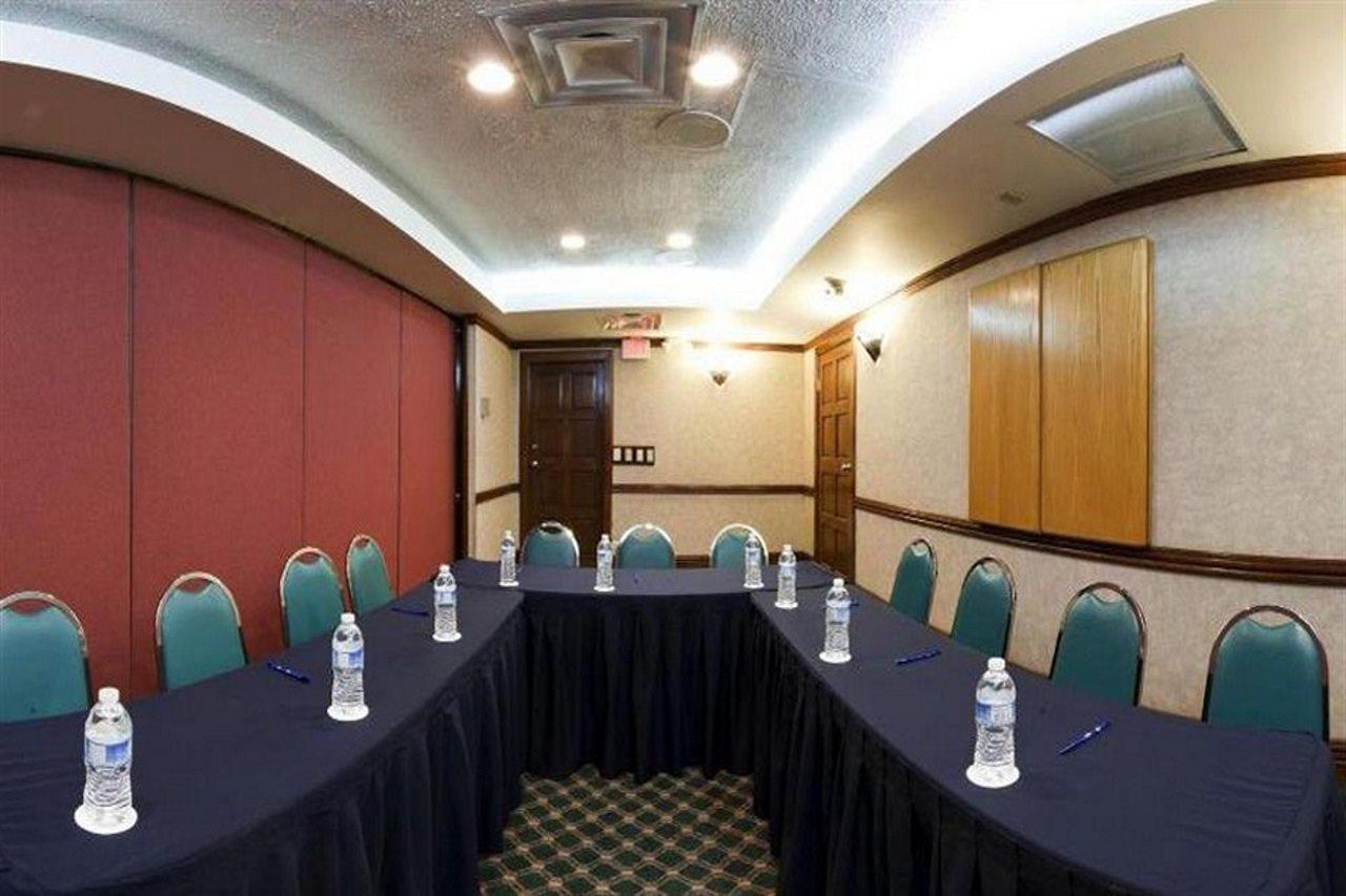 アイステイ ホテル シウダー フアレス シウダー・フアレス エクステリア 写真 A meeting room at a hotel