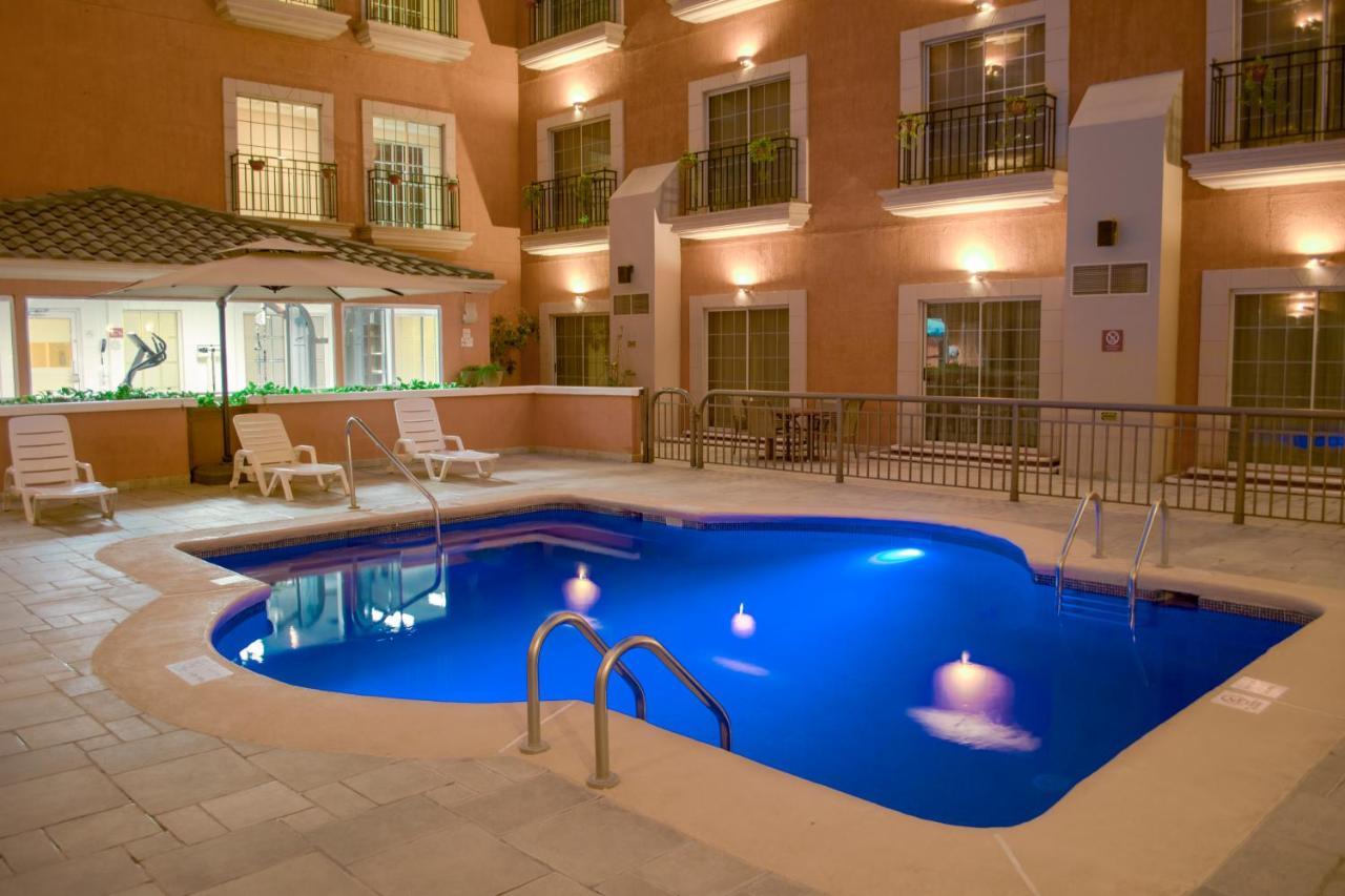 アイステイ ホテル シウダー フアレス シウダー・フアレス エクステリア 写真 Hotel's pool