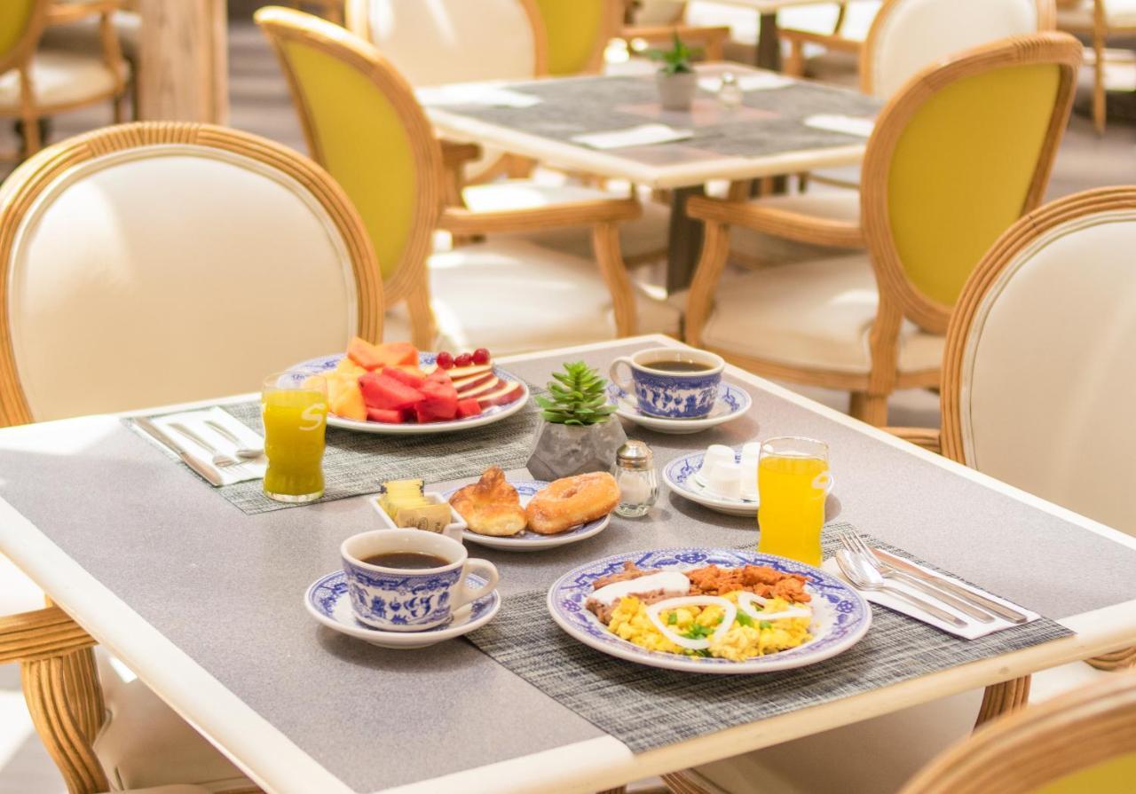 アイステイ ホテル シウダー フアレス シウダー・フアレス エクステリア 写真 A breakfast table at a hotel