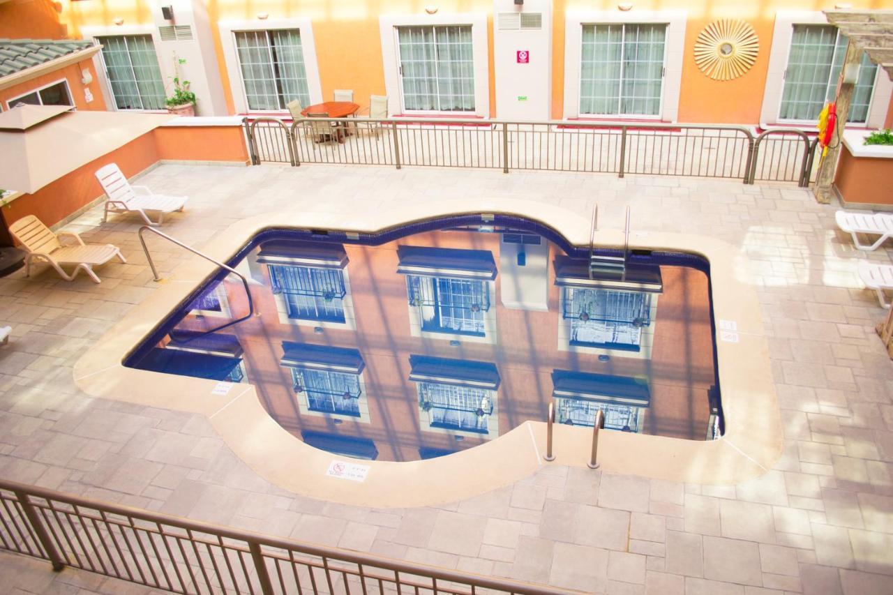 アイステイ ホテル シウダー フアレス シウダー・フアレス エクステリア 写真 The atrium of the hotel